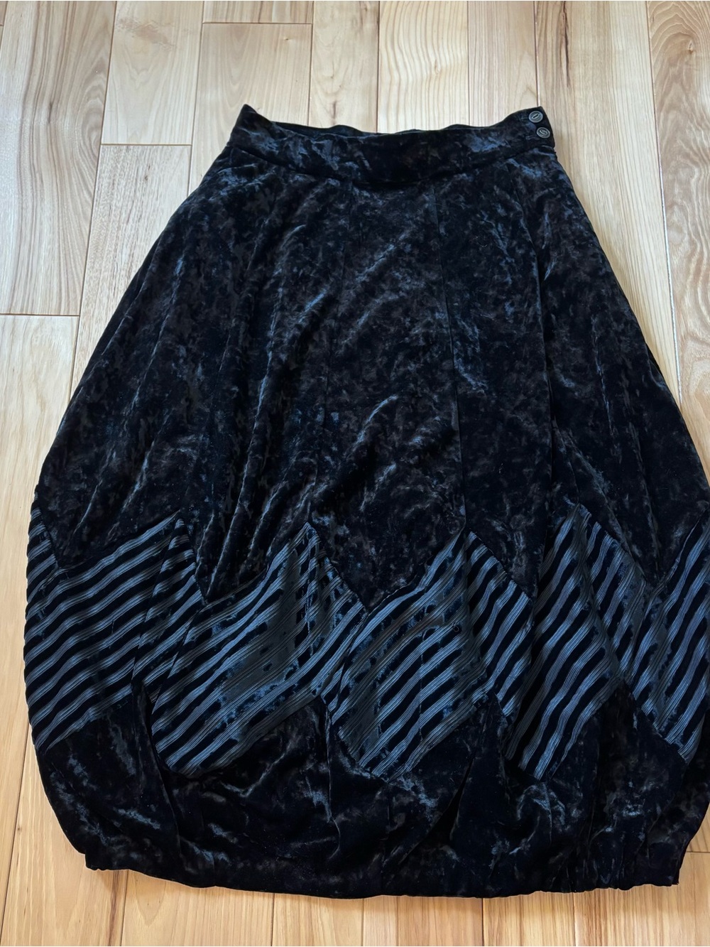 Vintage Matsuda Nicole Tokyo Japan Black Velvet Bubble Hem Skirt